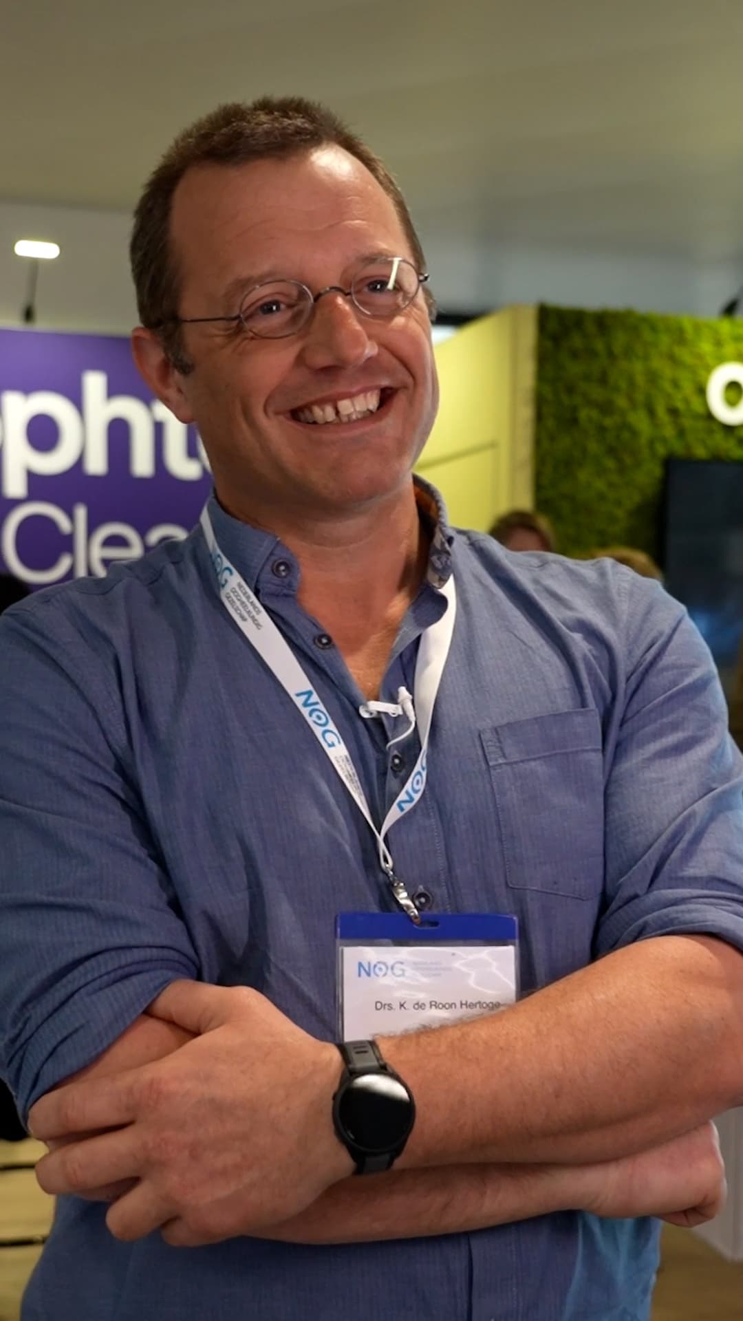 Drs. De Roon Hertoge during an interview